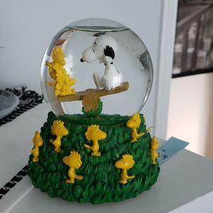 Peanuts Snowglobe